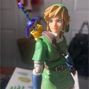 Full range of motion-Legend of Zelda Link collectible Nintendo action figure